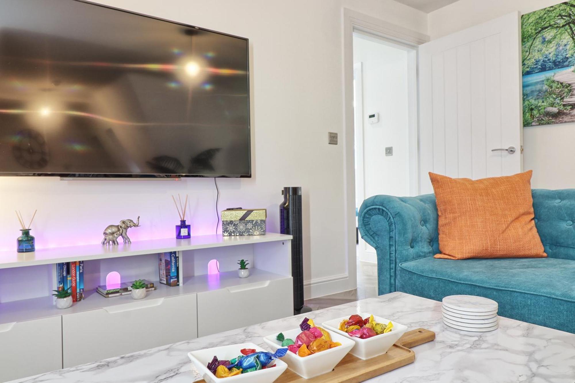Writtle Massive 4 Bedroom Apartment With Parking In Gorgeous Countryside Location & Short Drive To Chelmsford City Centre Contractors Welcome Exterior photo