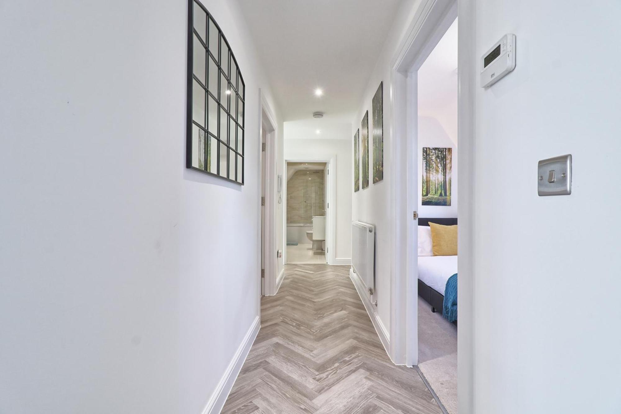 Writtle Massive 4 Bedroom Apartment With Parking In Gorgeous Countryside Location & Short Drive To Chelmsford City Centre Contractors Welcome Exterior photo