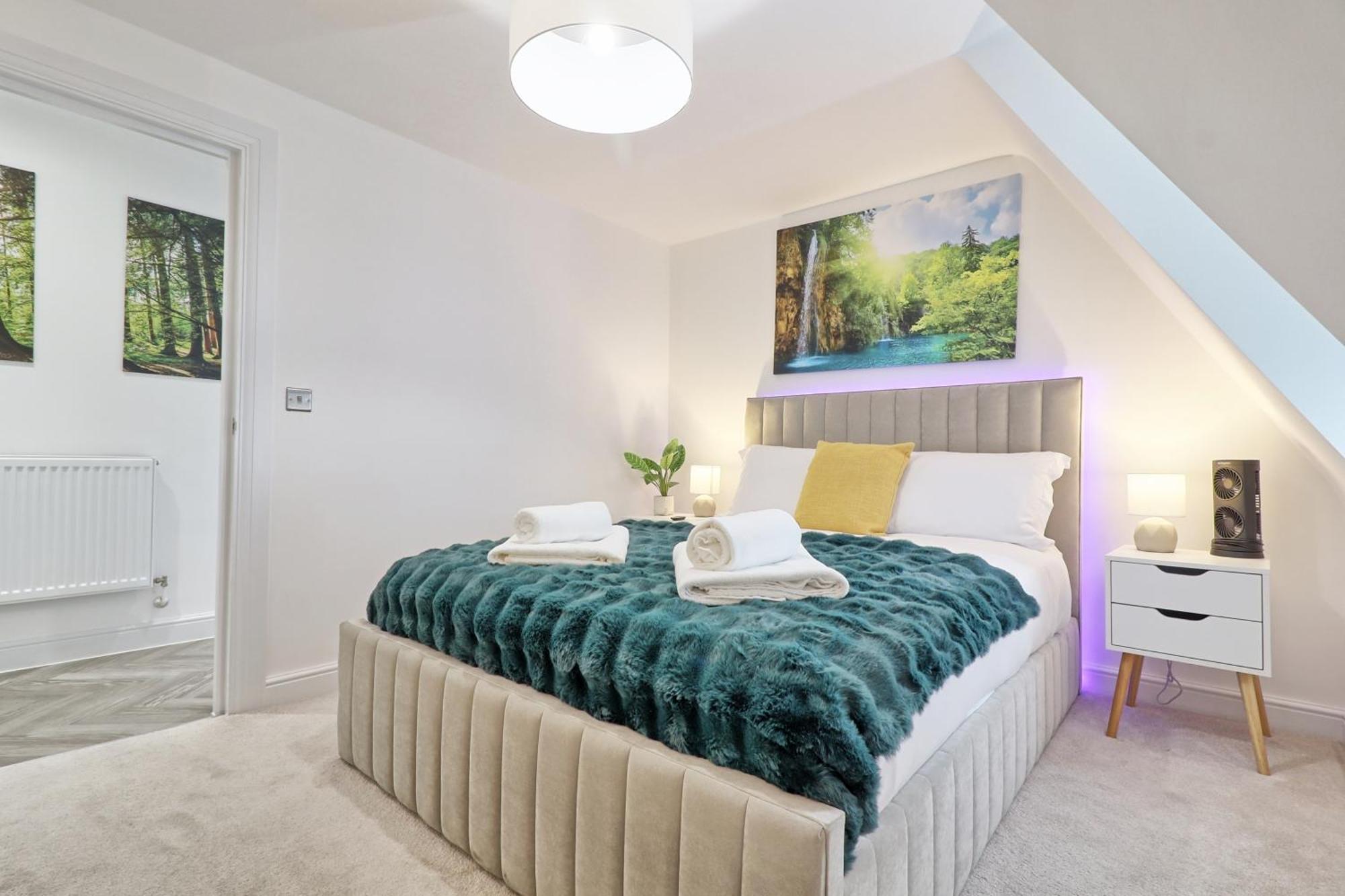 Writtle Massive 4 Bedroom Apartment With Parking In Gorgeous Countryside Location & Short Drive To Chelmsford City Centre Contractors Welcome Exterior photo