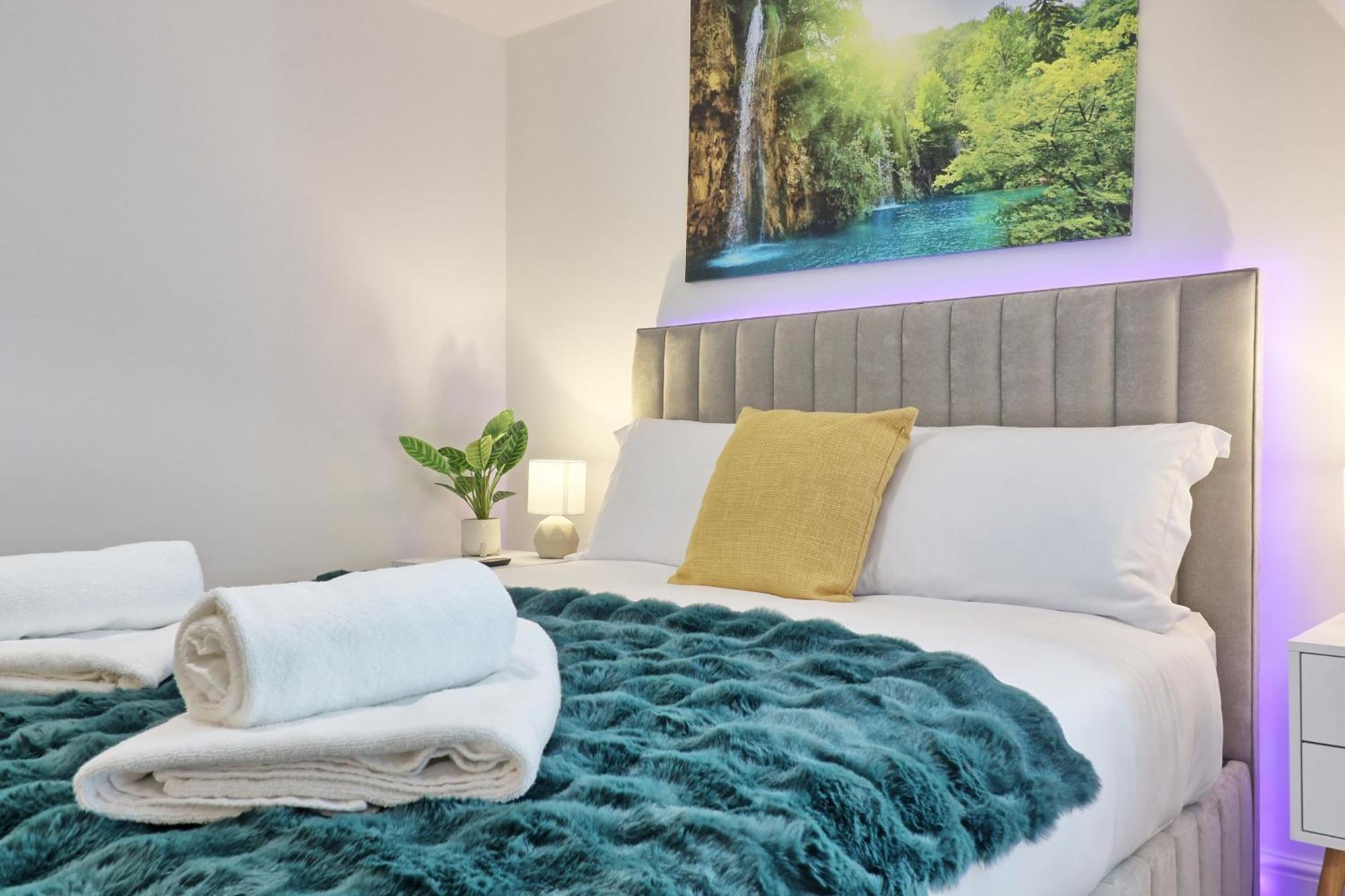 Writtle Massive 4 Bedroom Apartment With Parking In Gorgeous Countryside Location & Short Drive To Chelmsford City Centre Contractors Welcome Exterior photo