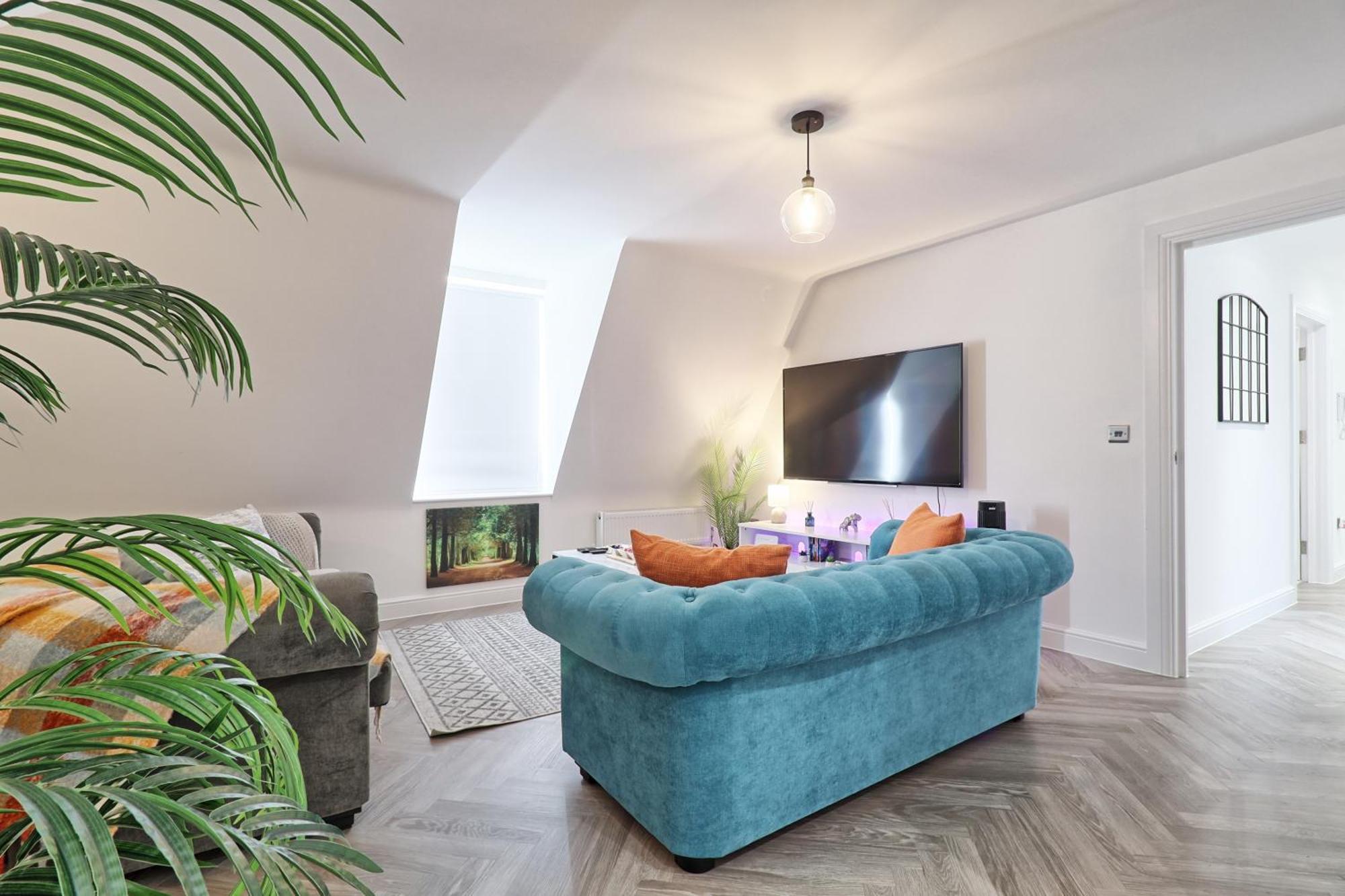 Writtle Massive 4 Bedroom Apartment With Parking In Gorgeous Countryside Location & Short Drive To Chelmsford City Centre Contractors Welcome Exterior photo