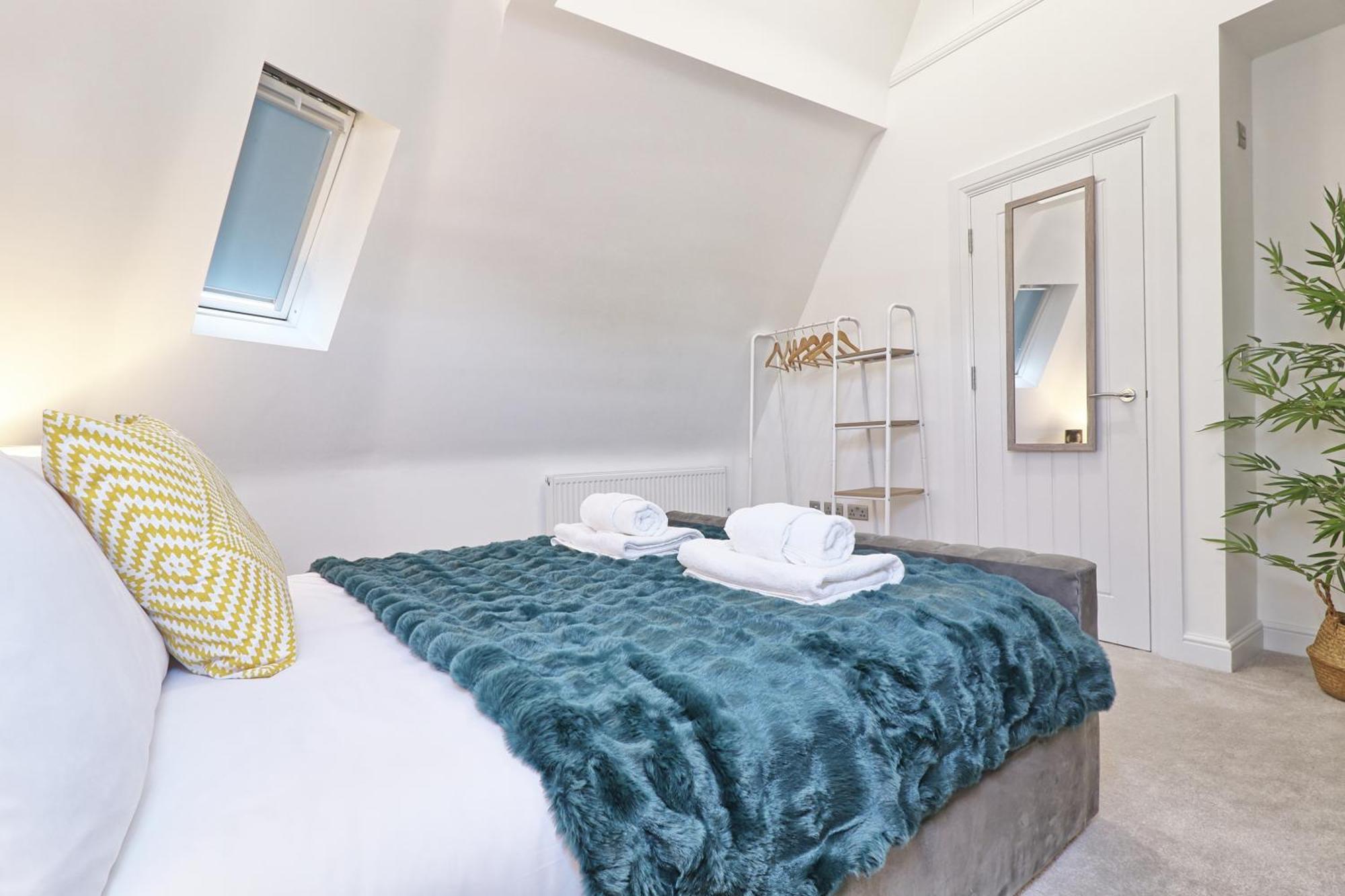 Writtle Massive 4 Bedroom Apartment With Parking In Gorgeous Countryside Location & Short Drive To Chelmsford City Centre Contractors Welcome Exterior photo