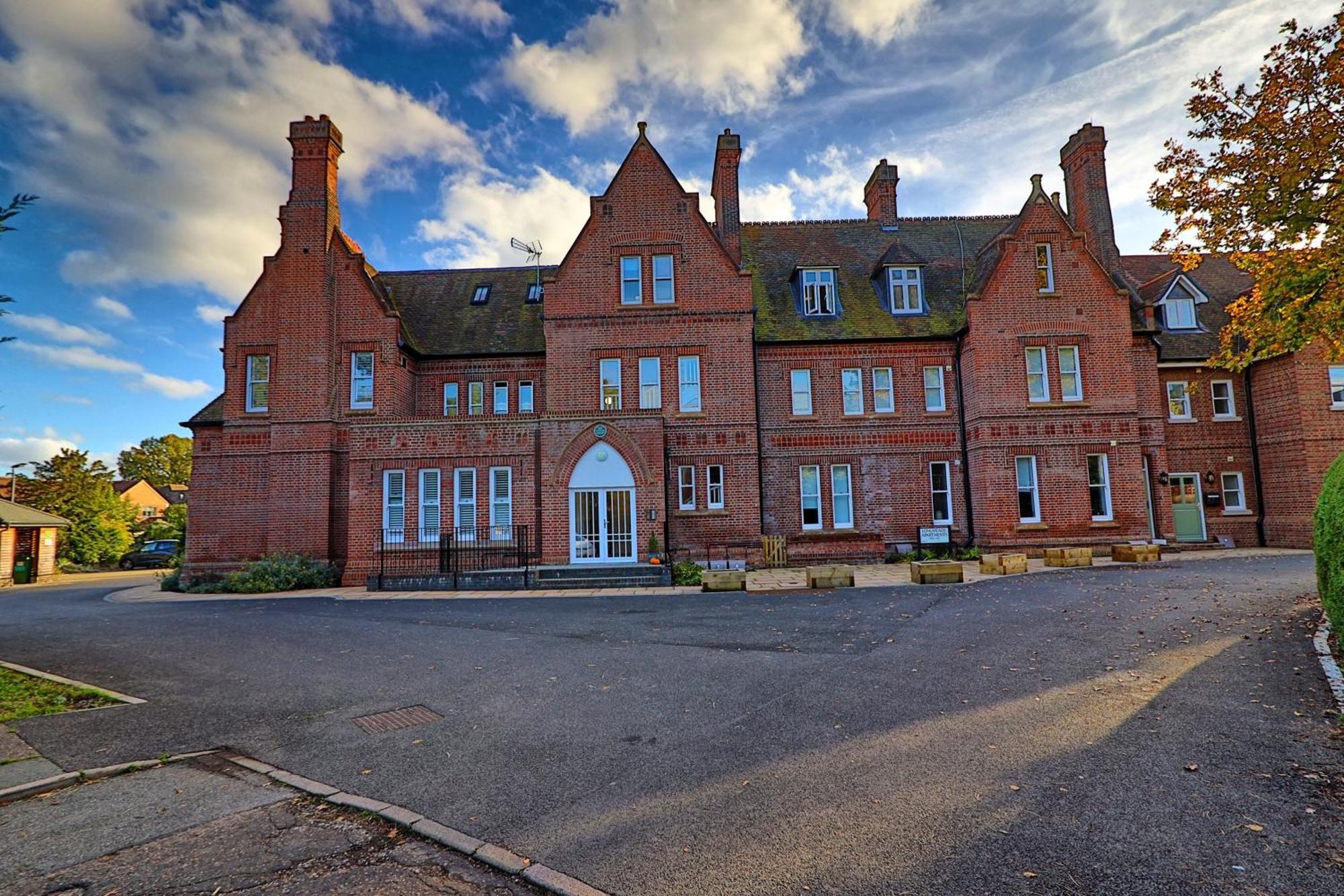 Writtle Massive 4 Bedroom Apartment With Parking In Gorgeous Countryside Location & Short Drive To Chelmsford City Centre Contractors Welcome Exterior photo