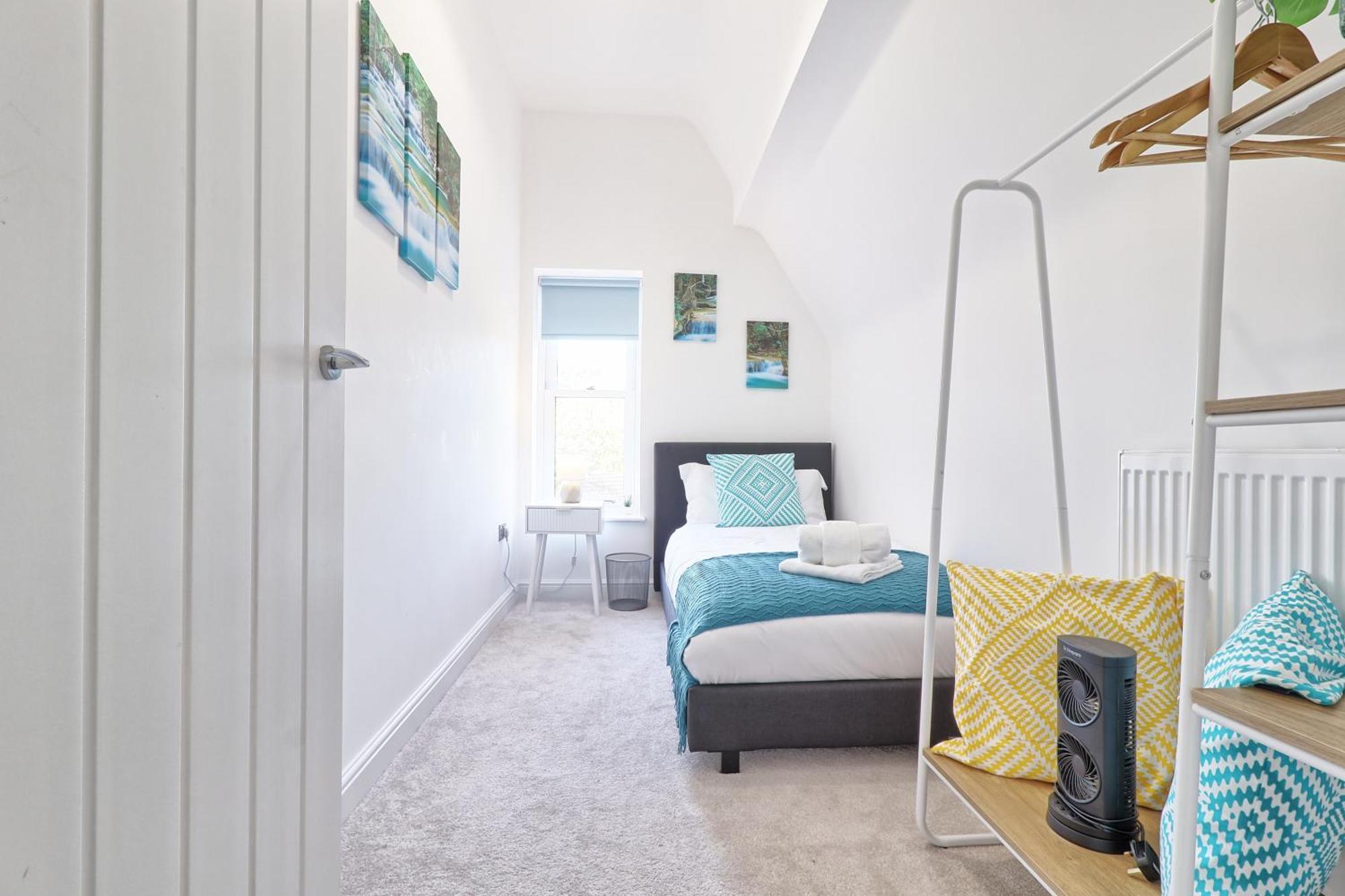 Writtle Massive 4 Bedroom Apartment With Parking In Gorgeous Countryside Location & Short Drive To Chelmsford City Centre Contractors Welcome Exterior photo