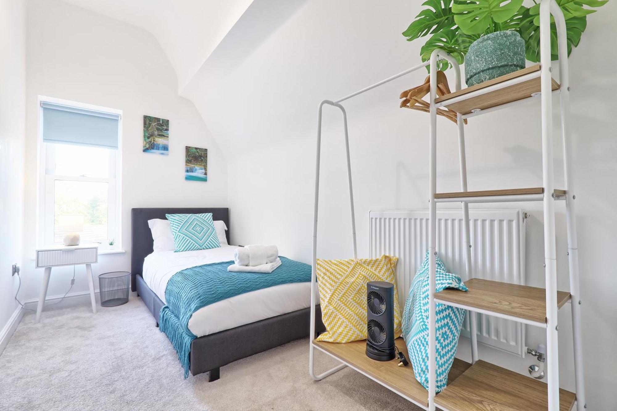 Writtle Massive 4 Bedroom Apartment With Parking In Gorgeous Countryside Location & Short Drive To Chelmsford City Centre Contractors Welcome Exterior photo