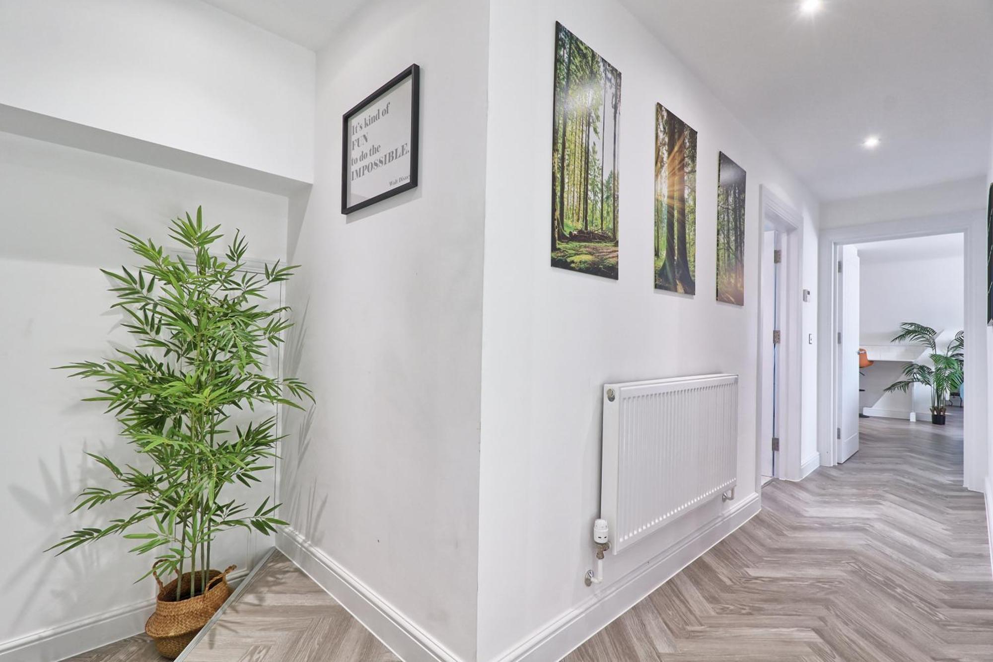 Writtle Massive 4 Bedroom Apartment With Parking In Gorgeous Countryside Location & Short Drive To Chelmsford City Centre Contractors Welcome Exterior photo